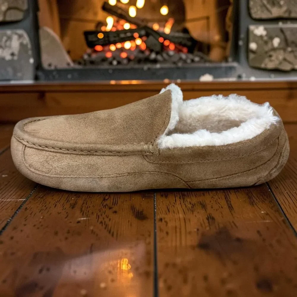 UGG Ascot Men 9 Chestnut Suede Shearling Moccasin Slippers Loafers 1101110 Cozy